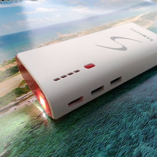 pin-du-phong-sam-sung-chu-s-28000-mah-1