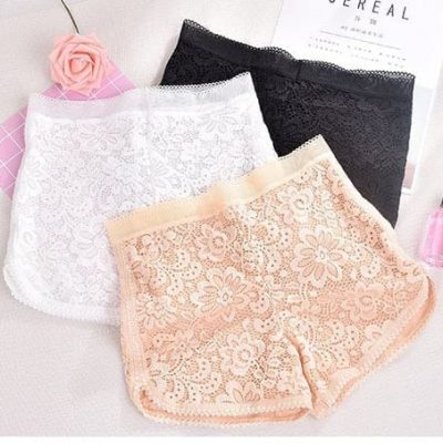 Quần lót ren mặc trong váy