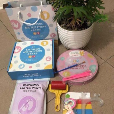 Hộp in dấu tay chân cho bé yêu