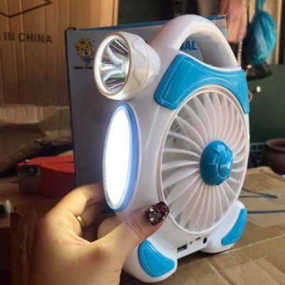 Quạt tích điện đa chức năng tiện dụng