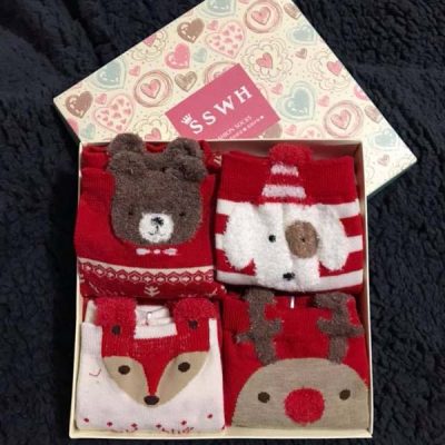 Hộp 4 đôi tất noel xinh xắn cho bé