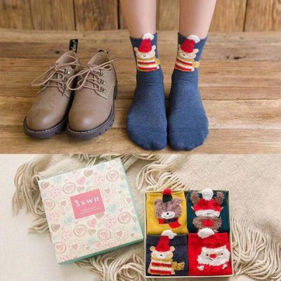Hộp 4 đôi tất noel xinh xắn