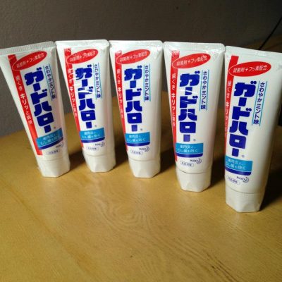 Kem đánh răng bạc hà Kao