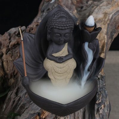 Thác khói trầm hương phật tọa đài sen