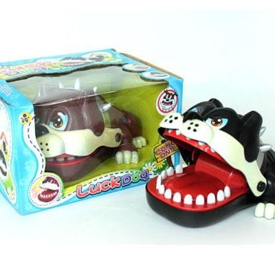 Đồ chơi khám răng chó bull hung dữ