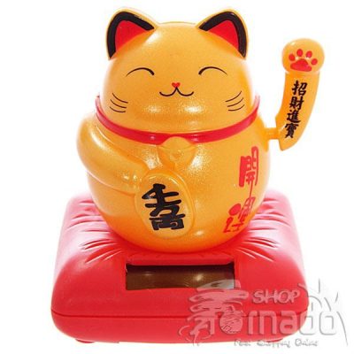 Mèo thần tài vẫy tay năng lượng mặt trời