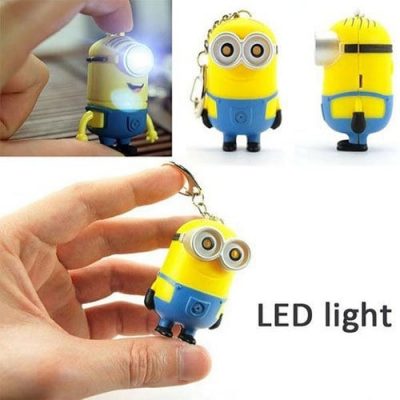 Móc khóa minion phát sáng biết nói