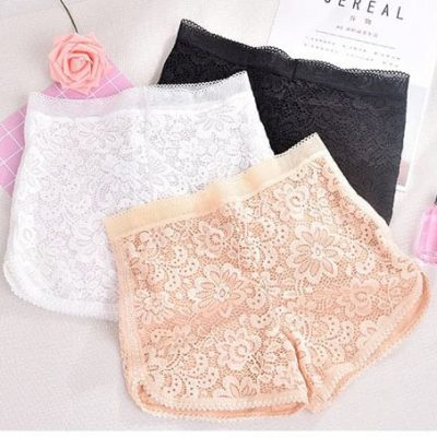 Quần lót ren mặc trong váy