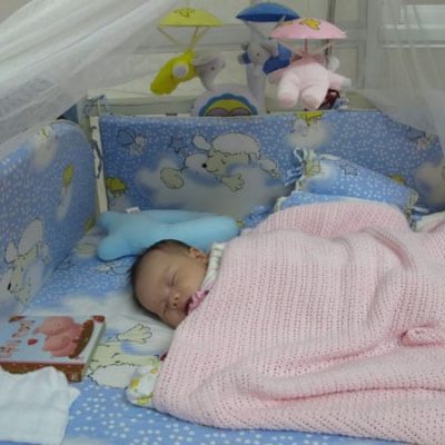 Chăn lưới thoáng mát cho bé