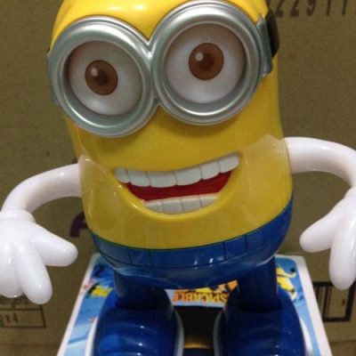 Đồ chơi Minions phát sáng biết hát biết nhảy