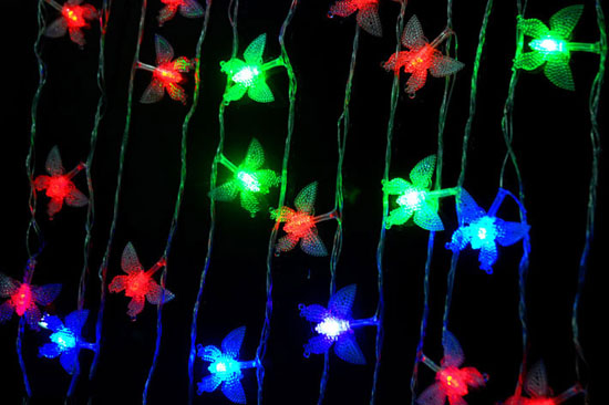 den-led-trang-tri-hinh-buom-gia-re