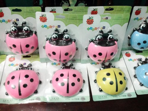 dung-cu-dung-ban-chai-kem-danh-rang-hinh-chu-bo-7