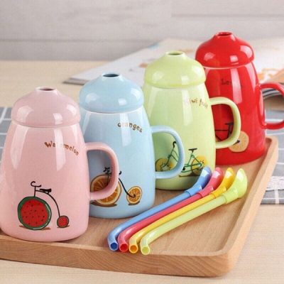 Cốc sứ có thìa làm ống hút