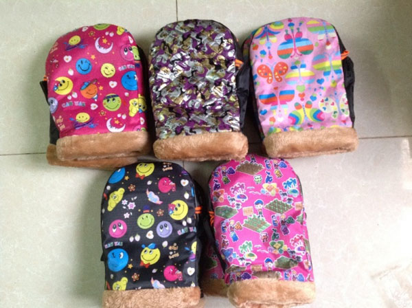 gang-tay-di-xe-may-mua-dong-lot-ni-1