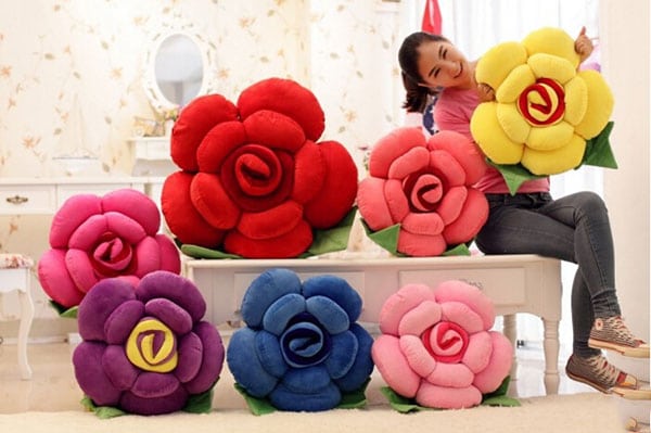 Gối ôm hình hoa hồng độc đáo
