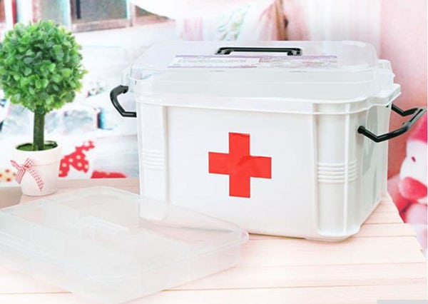 hop-dung-thuoc-tien-ich-cho-gia-dinh-1