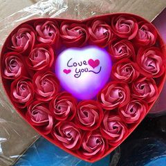 HỘP HOA HỒNG SÁP TRÁI TIM PHÁT SÁNG
