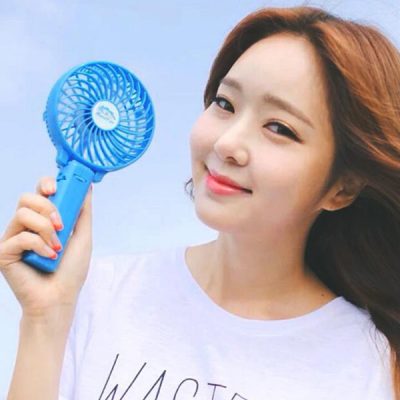 QUẠT TÍCH ĐIỆN CẦM TAY MINI