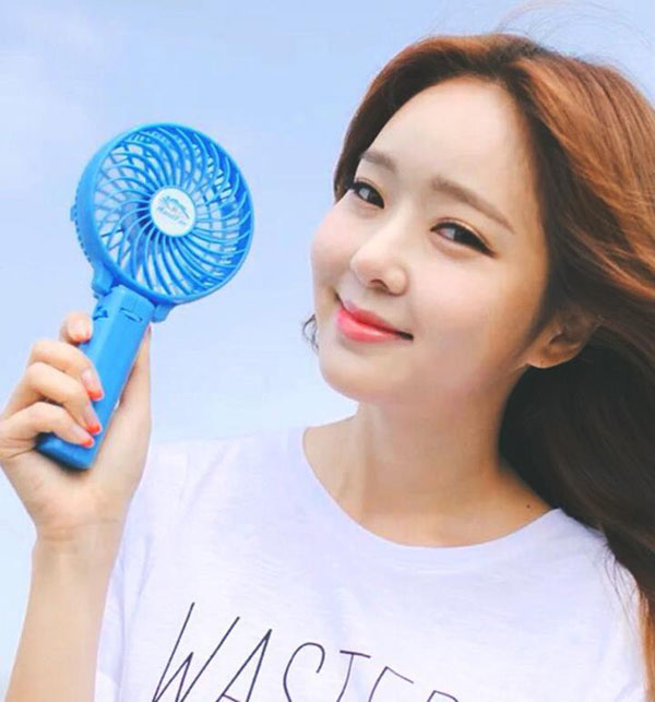 quat-tich-dien-cam-tay-mini-3