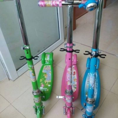 XE TRƯỢT SCOOTER THÂN BẦU CÓ LÒ XO