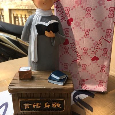 TƯỢNG THẦY CÔ CHÀO MỪNG NGÀY NHÀ GIÁO VIỆT NAM