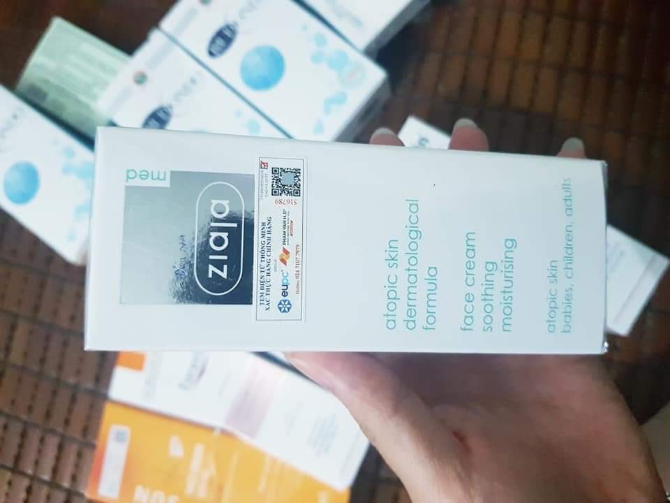 Kem Làm Dịu Kích Ứng Dưỡng Ẩm Chuyên Sâu Ziaja Med Atopic Skin Dermatological Formula Soothing Moisturising Kem Làm Dịu Kích Ứng Dưỡng Ẩm Chuyên Sâu Ziaja Med Atopic Skin Dermatological Formula Soothing Moisturising