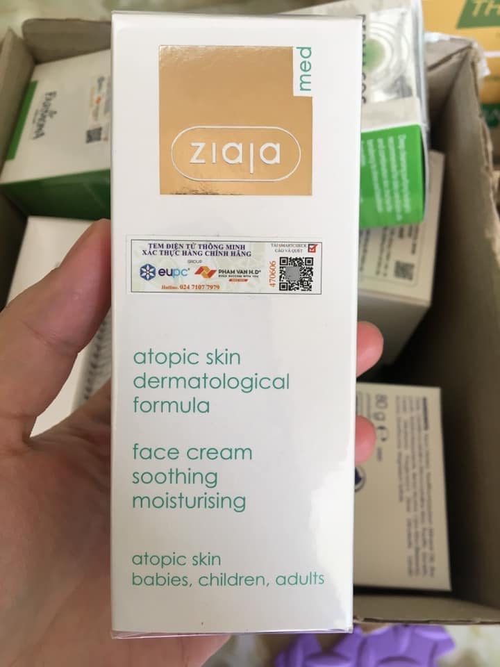 Kem Làm Dịu Kích Ứng Dưỡng Ẩm Chuyên Sâu Ziaja Med Atopic Skin Dermatological Formula Soothing Moisturising Kem Làm Dịu Kích Ứng Dưỡng Ẩm Chuyên Sâu Ziaja Med Atopic Skin Dermatological Formula Soothing Moisturising