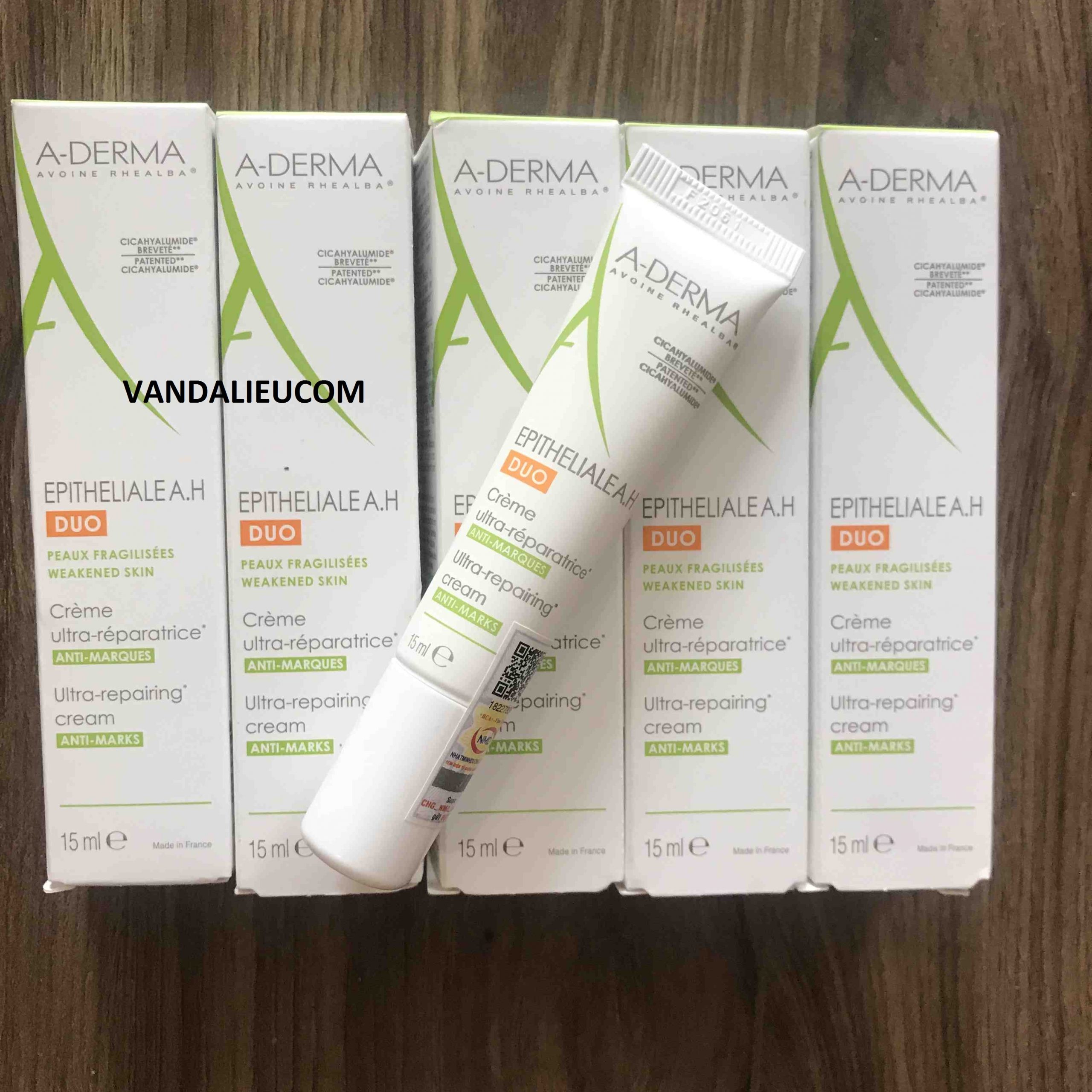 Kem dưỡng làm liền sẹo tái tạo da Epitheliale A.H DUO Ultra Repairing Cream A-Derma 15ml Kem dưỡng làm liền sẹo tái tạo da Epitheliale A.H DUO Ultra Repairing Cream A-Derma 15ml